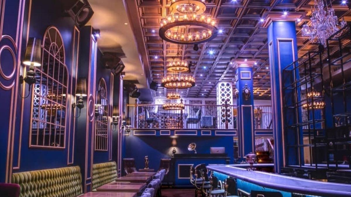 The main room at Bord'Elle, Old Montréal